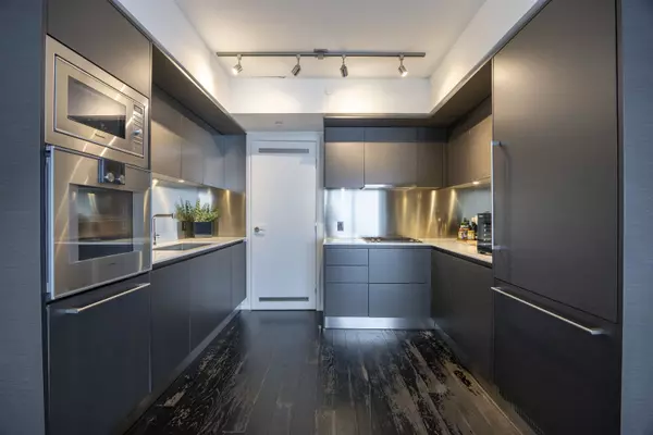 1151 W Georgia ST #4205 Vancouver, BC V6E 0B3