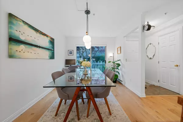 North Vancouver, BC V7L 1L7,222 E 5th ST #10