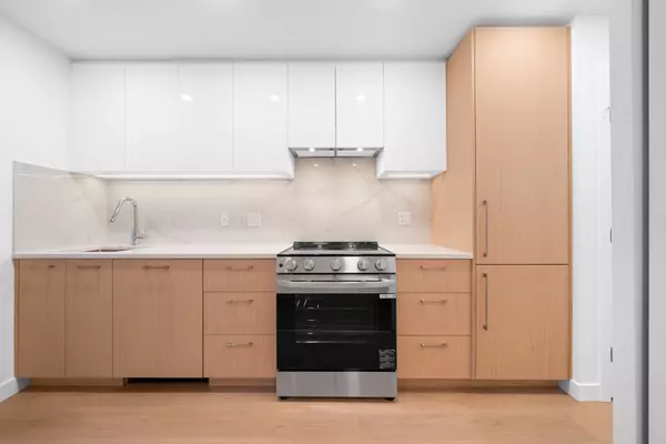 Port Moody, BC V3H 2S4,150 James RD #111