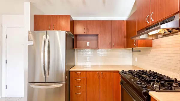 Burnaby, BC V3N 0A6,9098 Halston CT #310