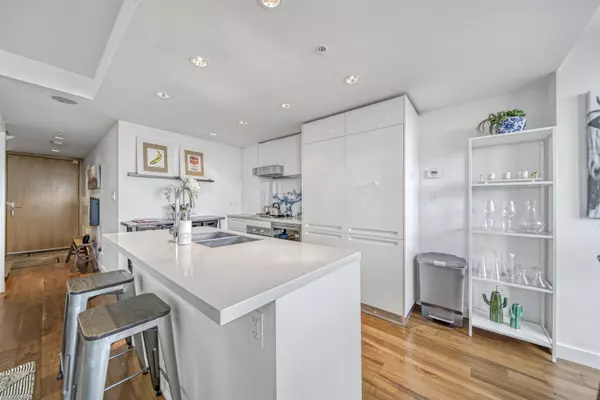 Vancouver, BC V6A 0E3,188 Keefer ST #PH7