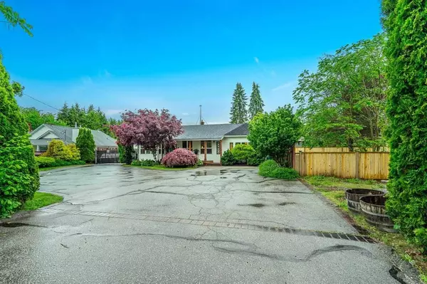 24985 Dewdney Trunk RD, Maple Ridge, BC V4R 1X4