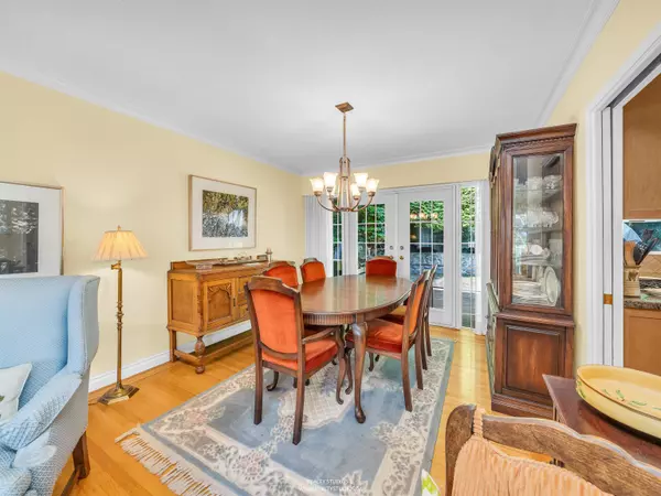 North Vancouver, BC V7R 1V3,1202 Bracknell CRES