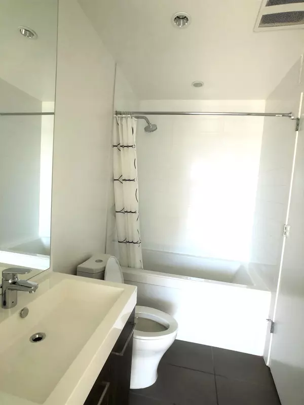 Burnaby, BC V5A 0E1,9060 University CRES #1203