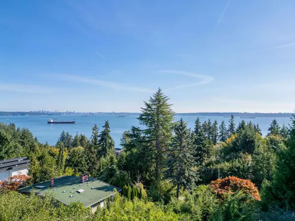 West Vancouver, BC V7V 3L9,4111 Burkehill RD