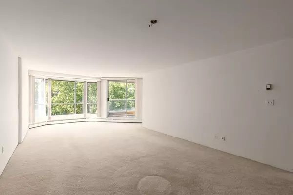 Vancouver, BC V5Z 4G3,518 Moberly RD #601