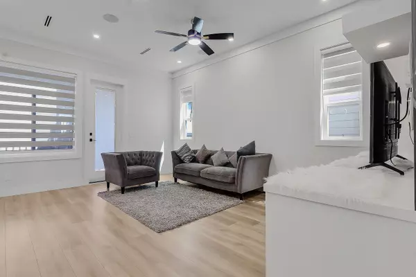 Surrey, BC V3Z 9M4,16707 15a AVE