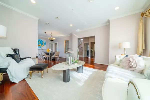 Vancouver, BC V6R 3A7,4255 W 15th AVE