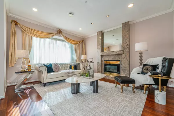 Vancouver, BC V6R 3A7,4255 W 15th AVE