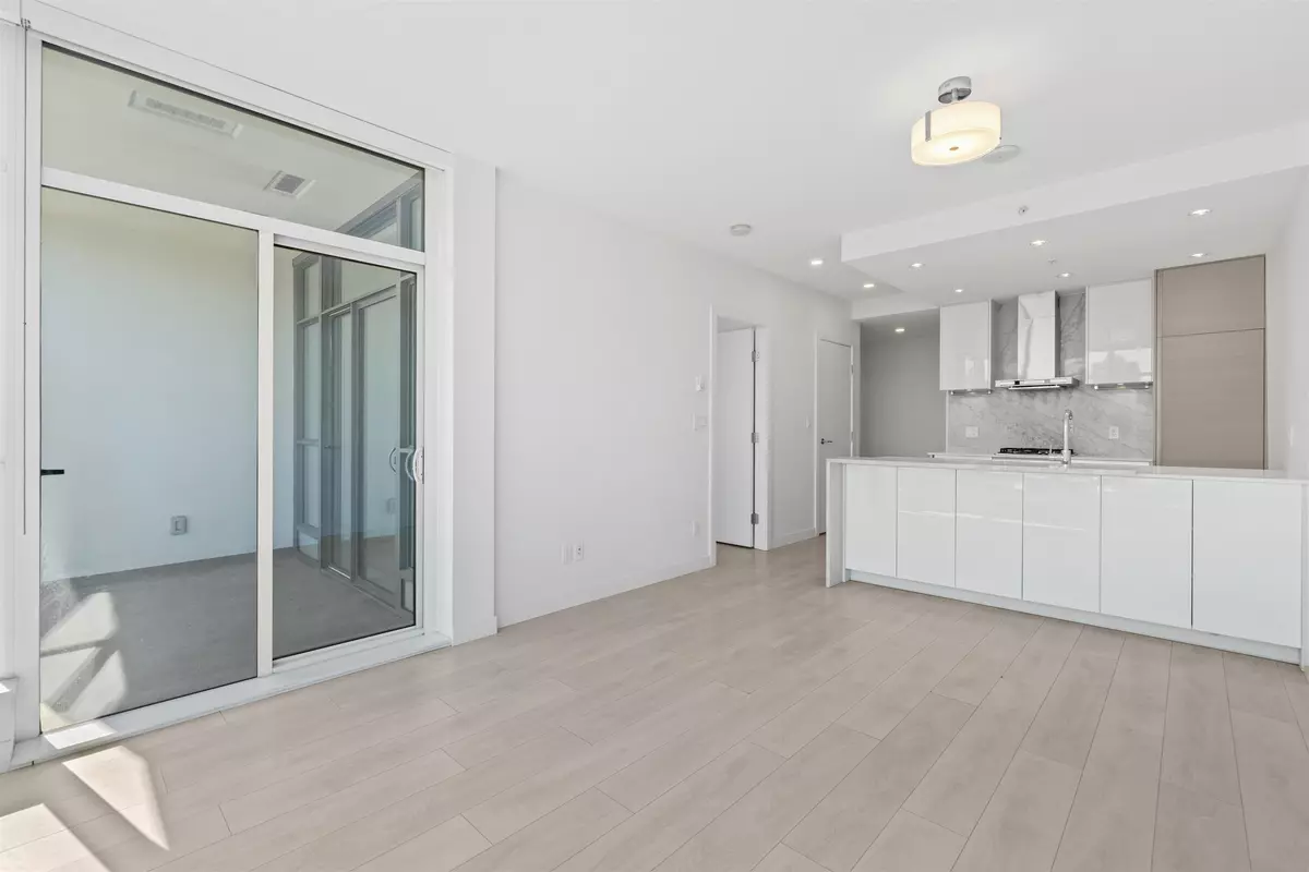 Burnaby, BC V5H 0H4,6098 Station ST #1501