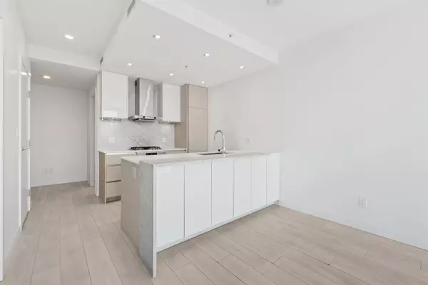 Burnaby, BC V5H 0H4,6098 Station ST #1501