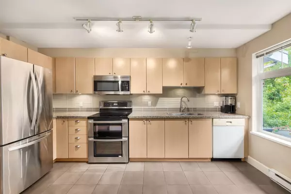 Surrey, BC V3Z 2B3,15236 36 AVE #109