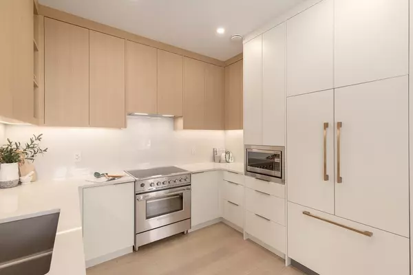 Vancouver, BC V5R 3M9,5403 Wales ST