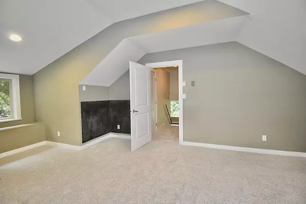 958 Gower Point RD Gibsons, BC V0N 1V3