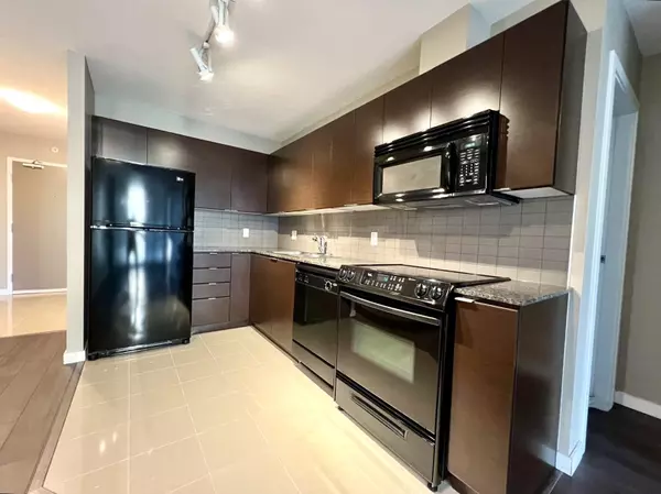Surrey, BC V3T 0A8,13618 100 Avenue AVE #1107