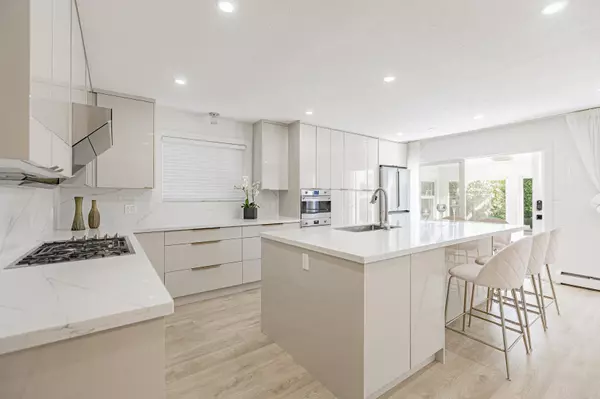 Richmond, BC V7C 5B5,6220 Garnet DR