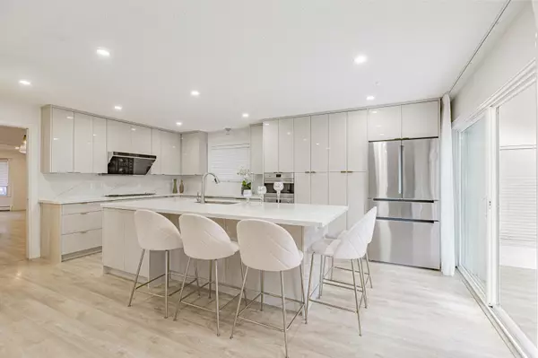 Richmond, BC V7C 5B5,6220 Garnet DR