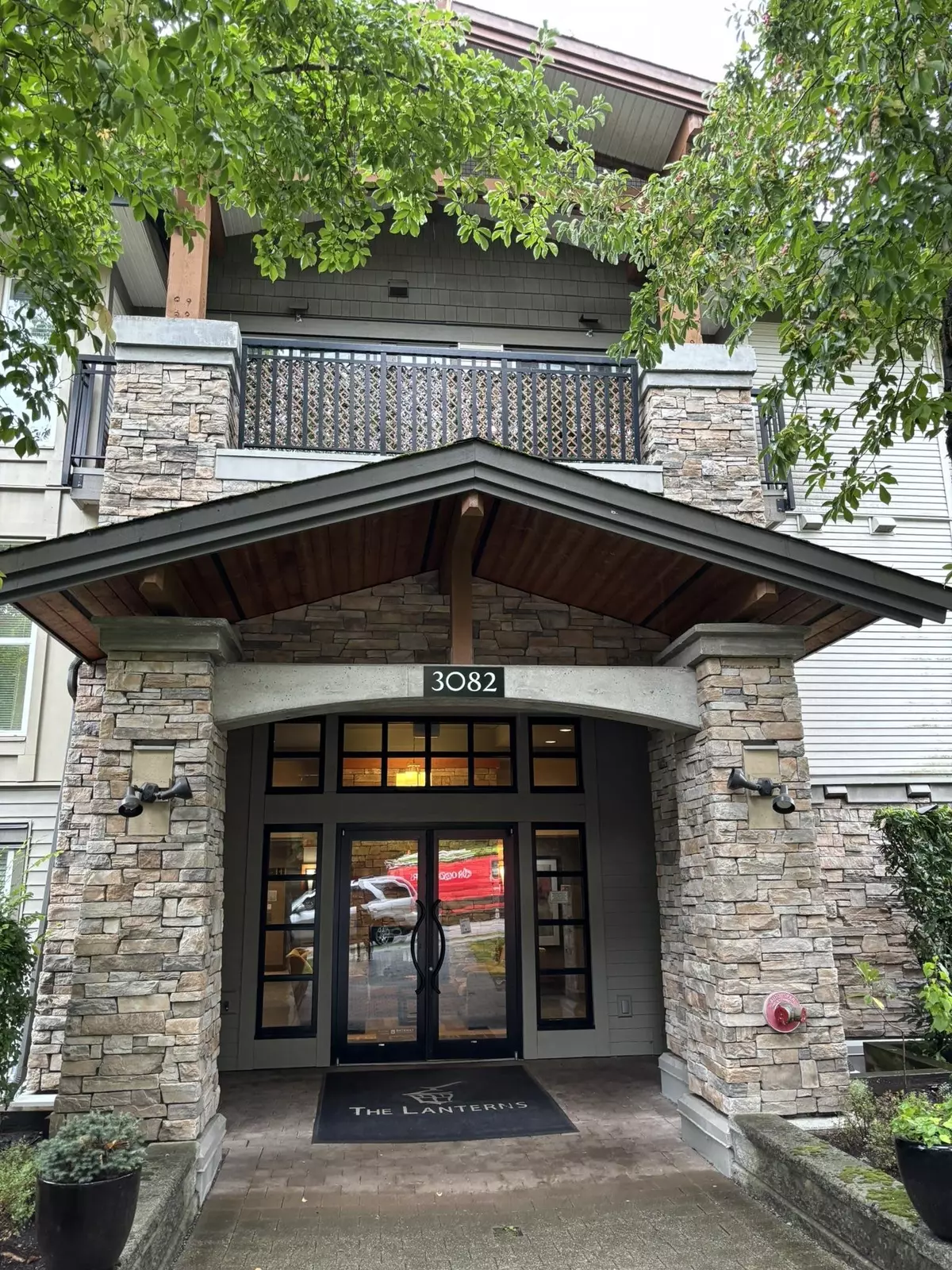Coquitlam, BC V3E 0A3,3082 Dayanee Springs BLVD #103