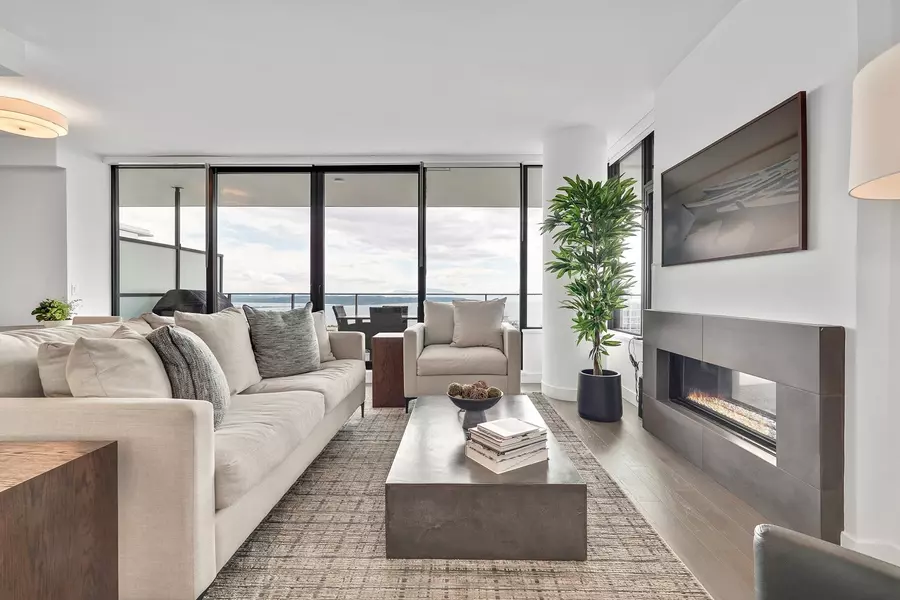 1588 Johnston RD #2305, White Rock, BC V4B 0C5