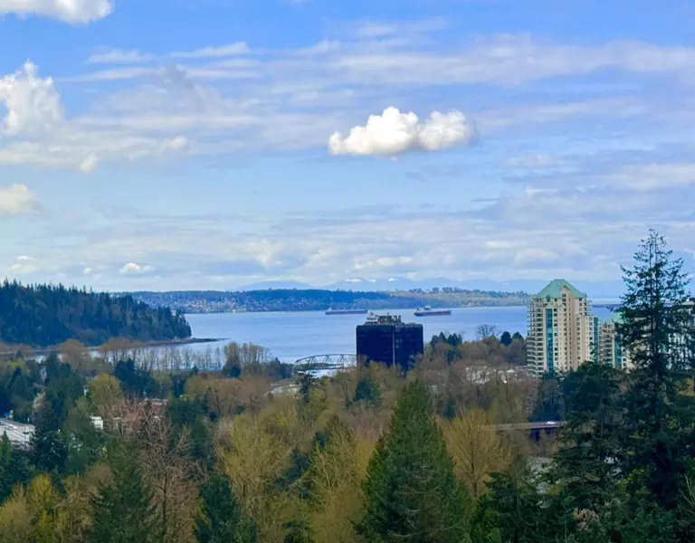 2016 Fullerton AVE #1812, North Vancouver, BC V7P 3E6