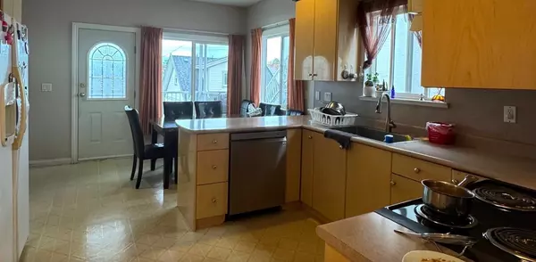 Vancouver, BC V5V 2N4,591 E 28th AVE