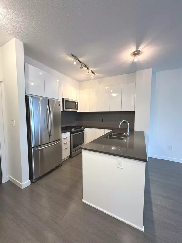 Surrey, BC V3Z 0Y5,15138 34 AVE #4xx