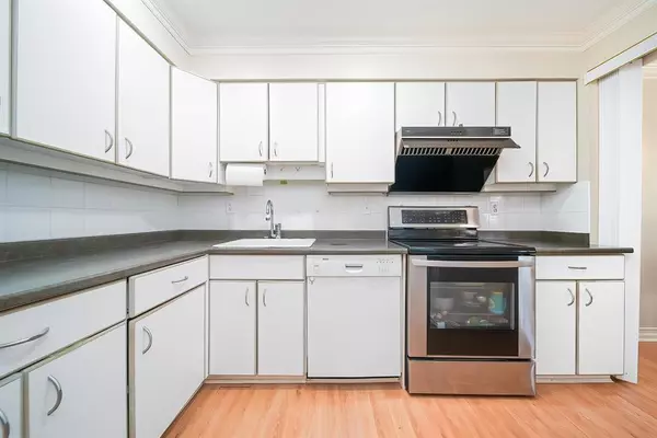 Richmond, BC V7A 1Y7,9240 Glenacres DR #63