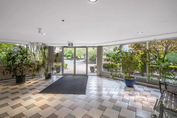Surrey, BC V3V 7X8,9299 121 ST #315