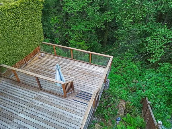 North Vancouver, BC V7K 2V1,3998 Phyllis RD
