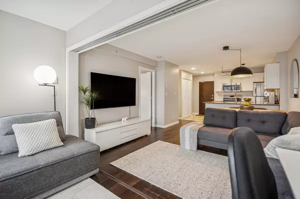 Vancouver, BC V6Z 0A4,938 Smithe ST #2205