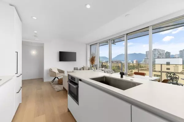 Vancouver, BC V6G 2B1,1180 Broughton ST #1105