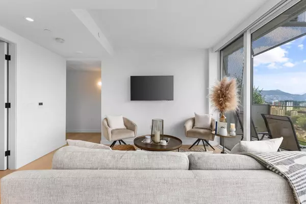 Vancouver, BC V6G 2B1,1180 Broughton ST #1105