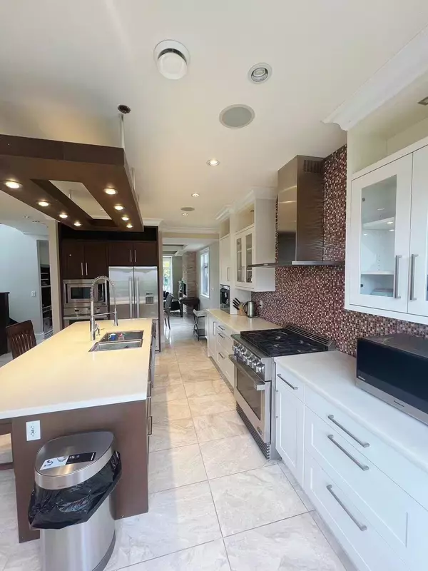 Vancouver, BC V6L 1K4,2721 W 21 AVE