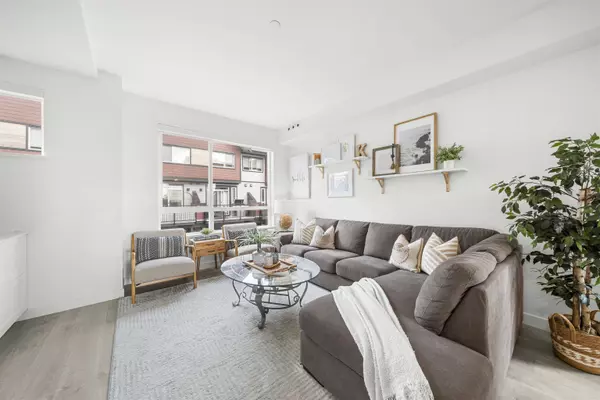 Tsawwassen, BC V4M 0E9,4408 Cormorant WAY #13