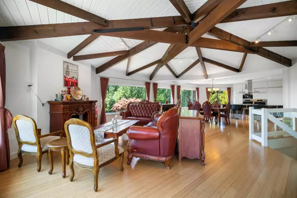 West Vancouver, BC V7W 1B1,4246 Rockridge RD
