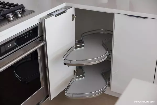 Burnaby, BC V3N 0J3,7683 Park CRES #107