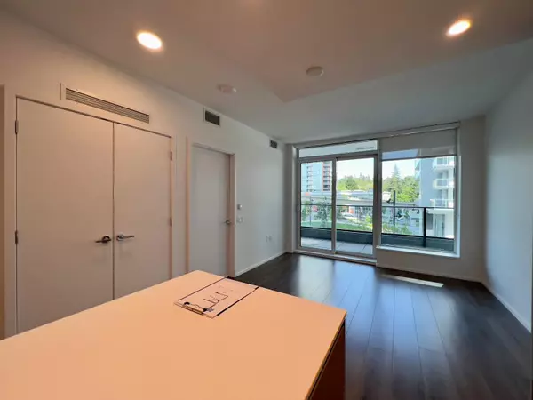 3809 Evergreen PL #304 Burnaby, BC V3J 0M1