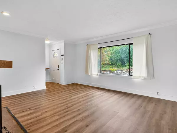 Burnaby, BC V5A 1E3,7259 Barnet RD