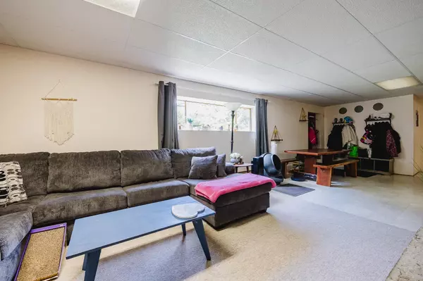 Maple Ridge, BC V2X 8K5,21190 Glenwood AVE