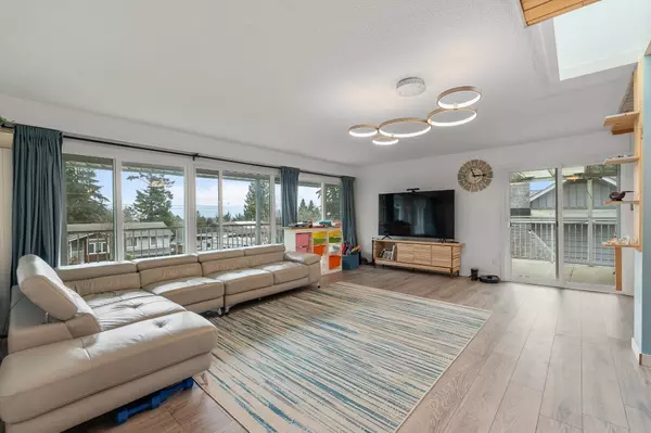 Port Coquitlam, BC V3C 1H3,2132 Anita DR