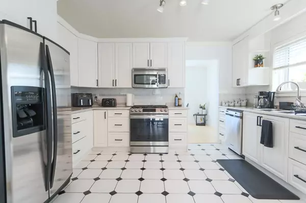 2939 Keets DR #Upper, Coquitlam, BC V3C 4S6