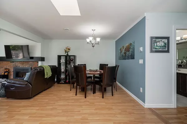 Burnaby, BC V5E 3B4,6094 Walker AVE