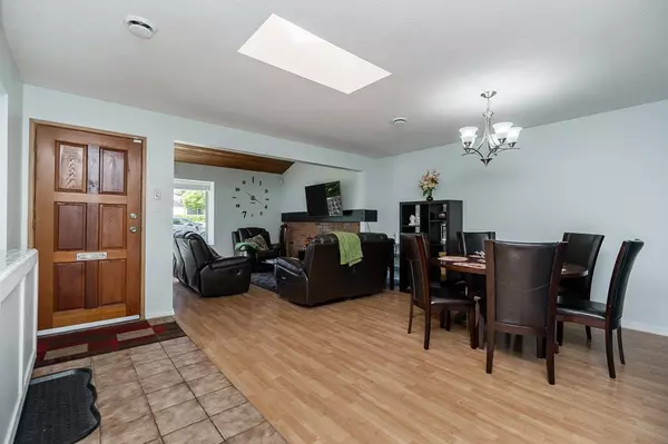 Burnaby, BC V5E 3B4,6094 Walker AVE