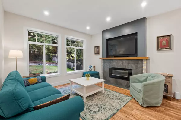 Coquitlam, BC V3E 3K2,1693 Arbutus PL
