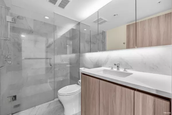 Vancouver, BC V5X 0H3,455 SW Marine DR #901