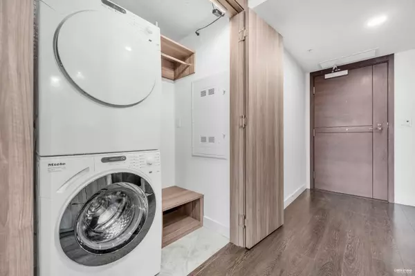 Vancouver, BC V5X 0H3,455 SW Marine DR #901