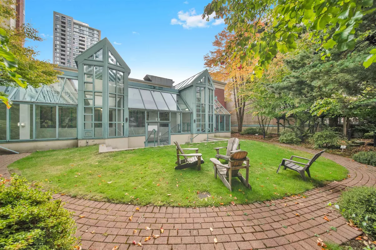 Vancouver, BC V6B 2W6,939 Homer ST #510