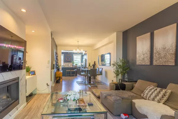 Coquitlam, BC V3K 0A5,688 Edgar AVE #103