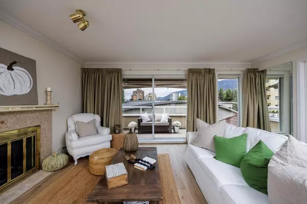 West Vancouver, BC V7V 1K3,2150 Marine DR #17