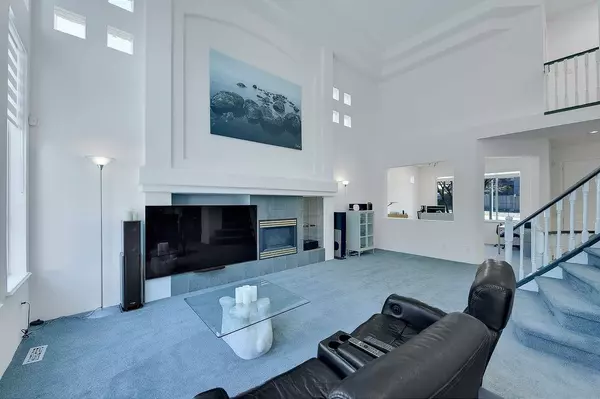 Port Moody, BC V3H 5C1,62 Linden CT